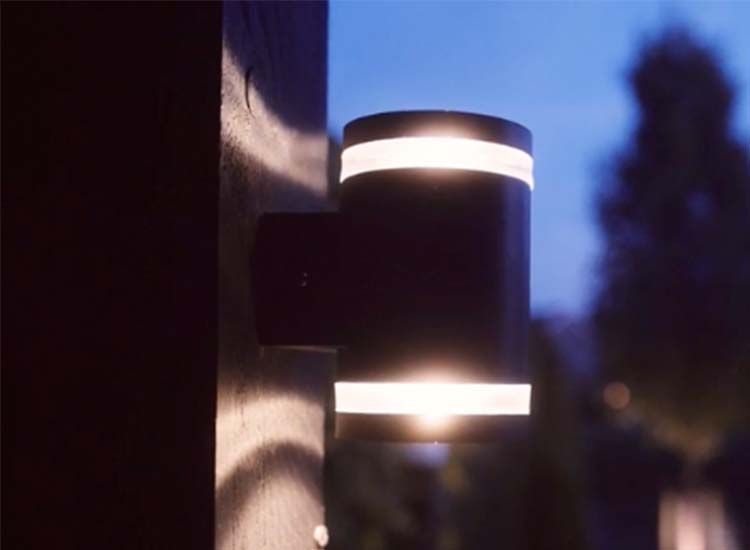 FlinQ Dusk - Solar Wandlamp - Solar Tuinverlichting - Bewegingssensor - Zwart